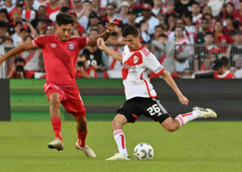 River igualó ante Argentinos y sembró incertidumbre entre sus hinchas