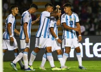 Los pibes de Masche van por la victoria que los encamine a París