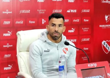 Tevez fue dado de alta tras pasar la noche internada