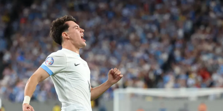 Uruguay goleó a Bolivia y se acerca a los cuartos de final de la Copa América