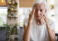 La enfermedad Alzheimer podría dañar el cerebro en dos fases distintas