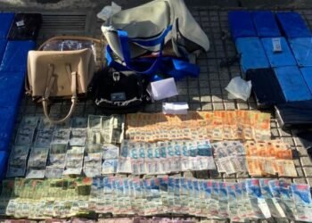 La policía detuvo a tres personas que llevaban más de 70 kilos de cocaína en un megaoperativo en Floresta