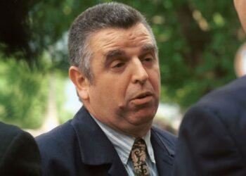 Mario Firmenich fue citado a indagatoria por el atentado de Montoneros en el comedor de la policía durante la dictadura