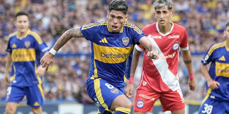 Boca se fue entre silbidos y aplausos de La Bombonera tras su empate ante Argentinos