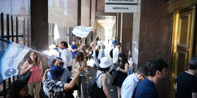 El cierre de sucursales de ARCA generó dos jornadas de protestas