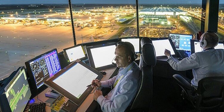 El paro de Controladores de Tránsito Aéreo ya está en marcha