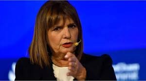 La ministra de seguridad advirtió que sin más bancas la transformación podría quedar inconclusa