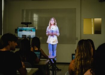 IA en las aulas: Capital Federal incorpora tutores de Inteligencia Artificial en secundarias.