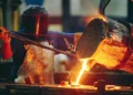 Industrias “Off”: El Gobierno pide a las grandes fábricas reducir consumo.