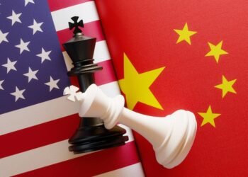 Acusación dual de EEUU: China acumula reservas y frena exportaciones de petróleo en la crisis de Medio Oriente.