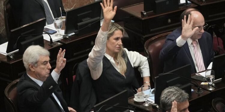 Debate sobre reforma política inicia en el Senado con énfasis en Ficha Limpia
