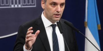 Adorni enfrenta ajustes en su declaración por criptomonedas y Bienes Personales