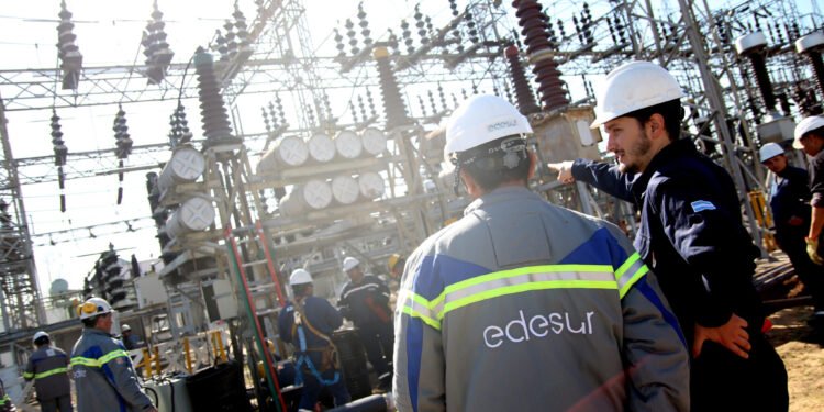 Masivo apagón en Avellaneda: 33.000 hogares quedaron sin energía en medio de un intenso frío