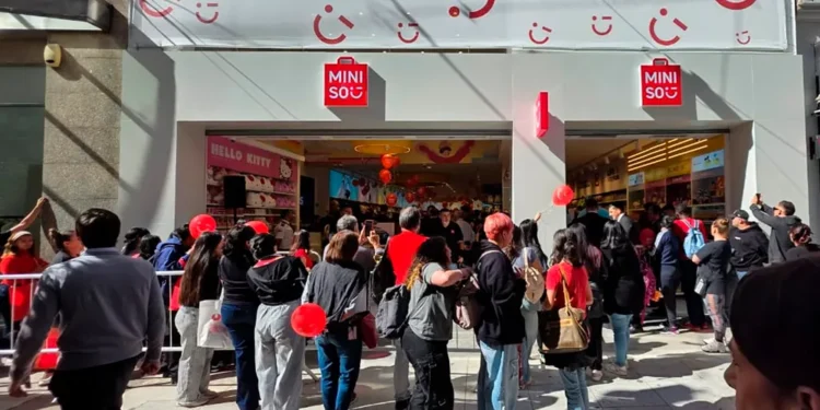 La llegada de marcas internacionales a Argentina genera largas filas y gran expectación