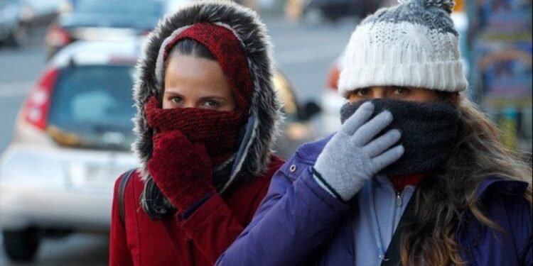 Ola de frío intenso en Argentina: alerta amarilla en el AMBA y sensación térmica de -16 grados en la Patagonia