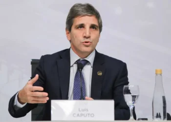 Alivio para Luis Caputo: la Unión Europea ratifica el ingreso de más divisas