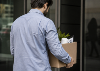 Desde noviembre de 2023, se han perdido casi 330.000 empleos asalariados