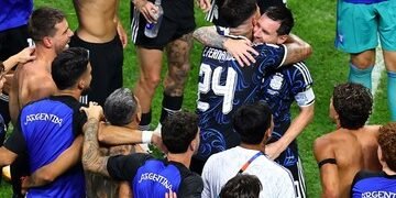 Análisis del partido Argentina vs Inglaterra en el Mundial 2026: Messi brilla con dos asistencias y un equipo que aprobó en su conjunto