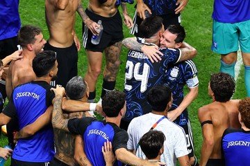 Análisis del partido Argentina vs Inglaterra en el Mundial 2026: Messi brilla con dos asistencias y un equipo que aprobó en su conjunto