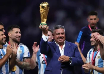 Claudio Tapia intentó mejorar su imagen en el Mundial, pero enfrenta investigaciones judiciales en Estados Unidos