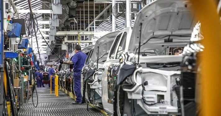 El Gobierno eliminó las retenciones para 1.000 productos industriales: sectores favorecidos