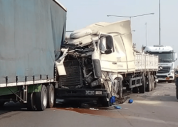 Accidente entre dos camiones en la Panamericana deja a un conductor herido y ocasiona severas demoras en el tráfico
