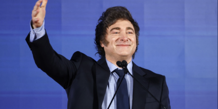 La imagen de Milei repunta por segundo mes consecutivo, pero es superado por una oficialista y una opositora