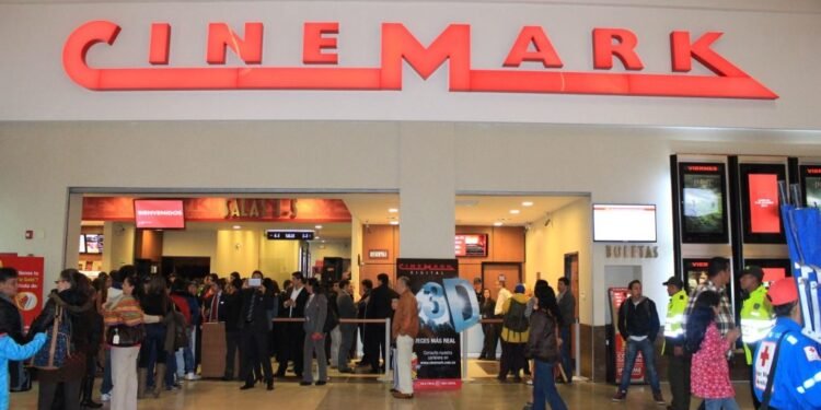 Inauguración del primer gran cine en el sur de Buenos Aires