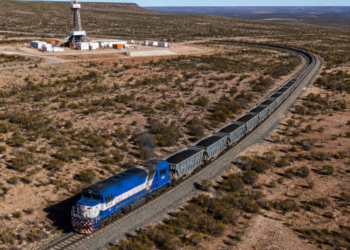Proyecto ferroviario hacia Vaca Muerta: una nueva vía de 700 km para optimizar la logística