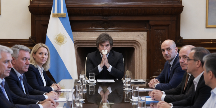 Conflicto docente: el Gobierno implementará controles en las escuelas y prevé tensiones con los sindicatos