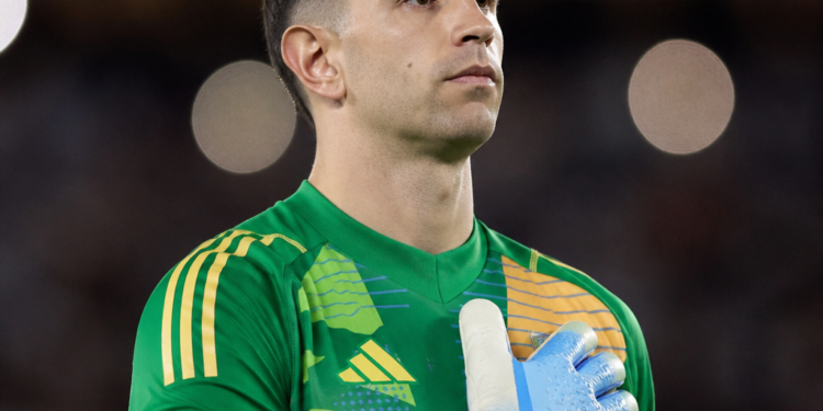 Dibu Martínez, nominado al Balón de Oro 2026 como uno de los mejores arqueros