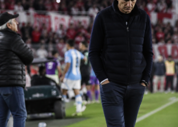 Huracán asestó otro golpe a Racing y pone en jaque el ciclo de Juan Pablo Vojvoda