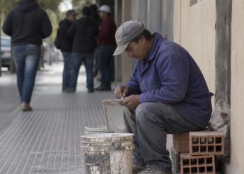 Desprotección laboral: el 45% de los trabajadores carece de aportes jubilatorios