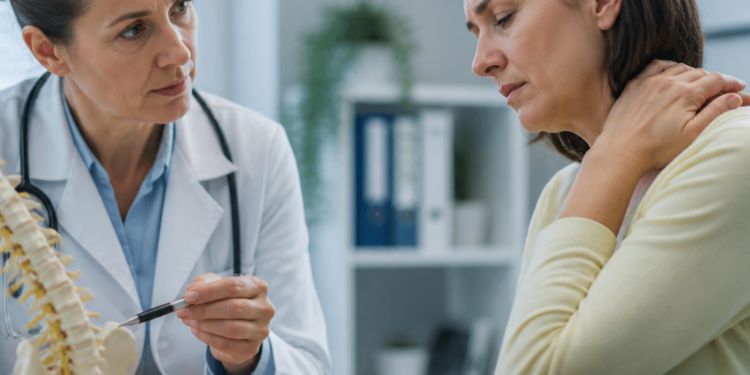 Fibromialgia: un experto analiza la enfermedad y su mayor incidencia en mujeres